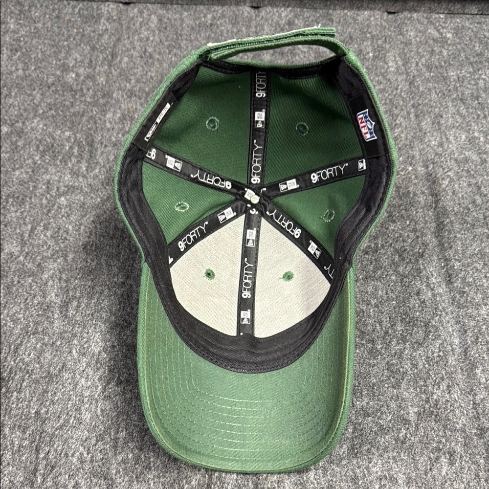 New Era Green 9FORTY Cap - Picture 6 of 10